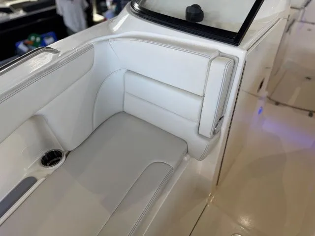 Slide: The Image of Scout 255 Dorado 2026 - 73