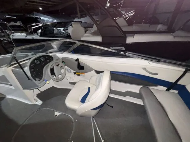 Slide: The Image of Four Winns 180 Horizon 2000 - 10