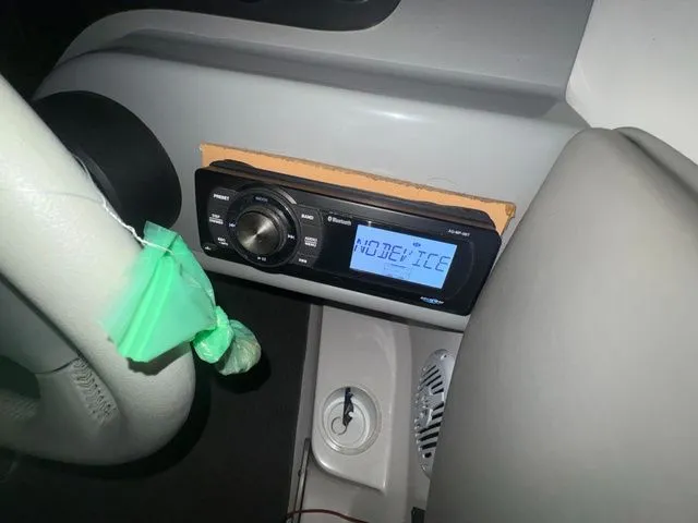 Slide: The Image of Four Winns 180 Horizon 2000 - 13