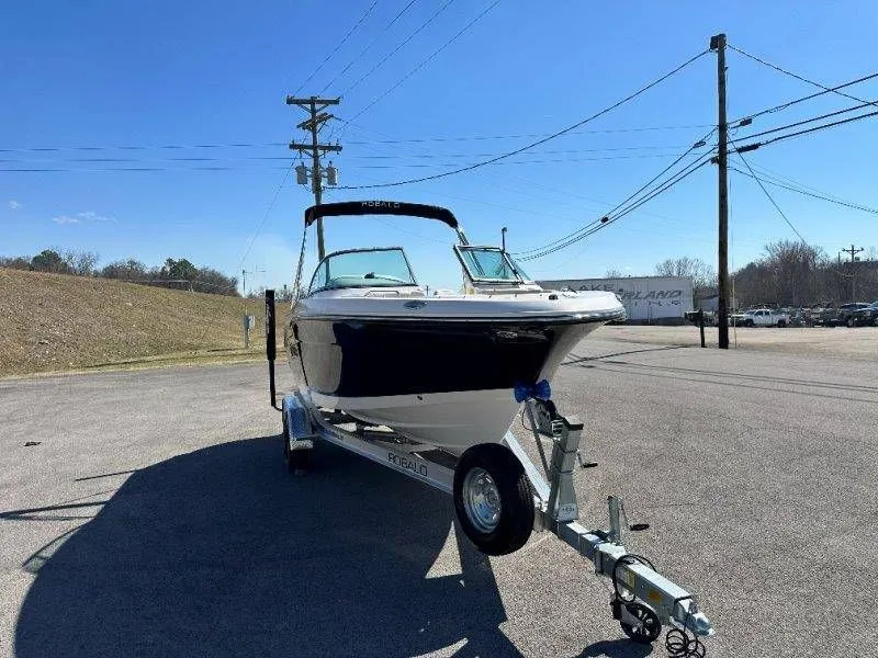 Slide: The Image of Robalo R207 Dual Console 2026 - 16