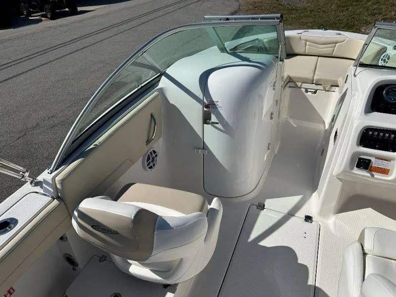 Slide: The Image of Robalo R207 Dual Console 2026 - 18