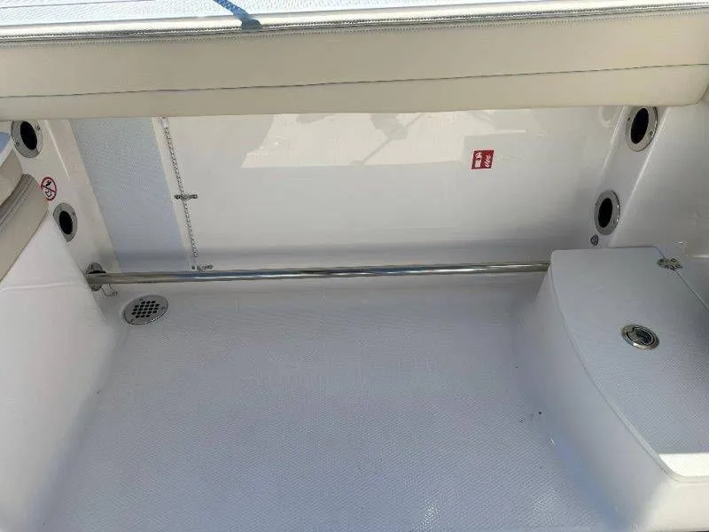 Slide: The Image of Robalo R207 Dual Console 2026 - 19