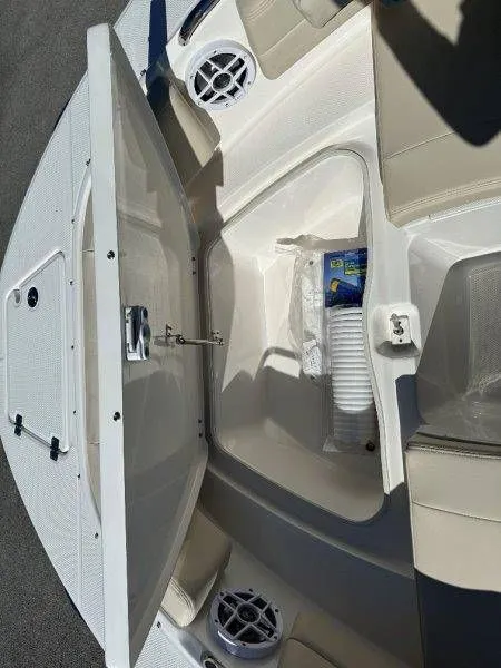 Slide: The Image of Robalo R207 Dual Console 2026 - 21