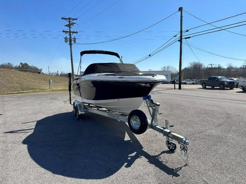 Slide: The Image of Robalo R207 Dual Console 2026 - 46