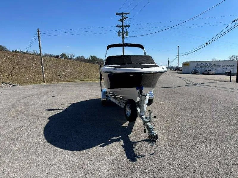 Slide: The Image of Robalo R207 Dual Console 2026 - 48