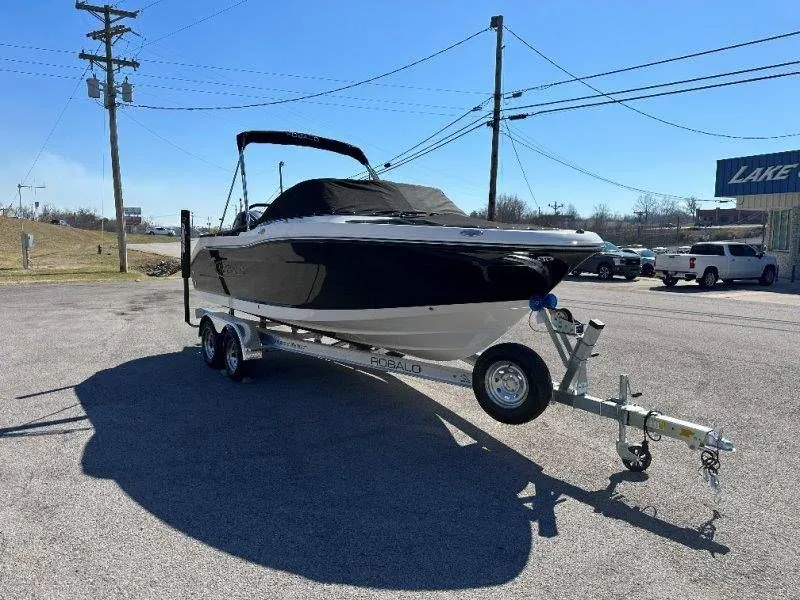 Slide: The Image of Robalo R207 Dual Console 2026 - 51