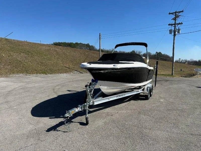 Slide: The Image of Robalo R207 Dual Console 2026 - 53