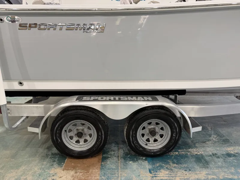 Slide: The Image of Sportsman Heritage 231 Center Console 2022 - 30