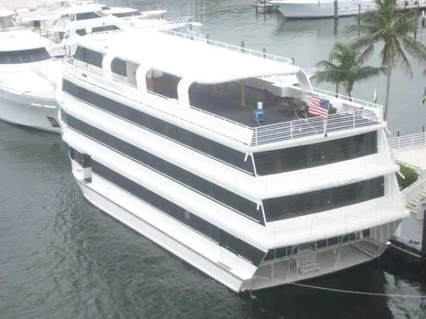 Slide: The Image of Winston Marine Custom 5 Deck 2007 - 5
