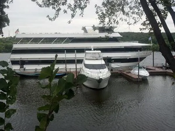 Slide: The Image of Winston Marine Custom 5 Deck 2007 - 6