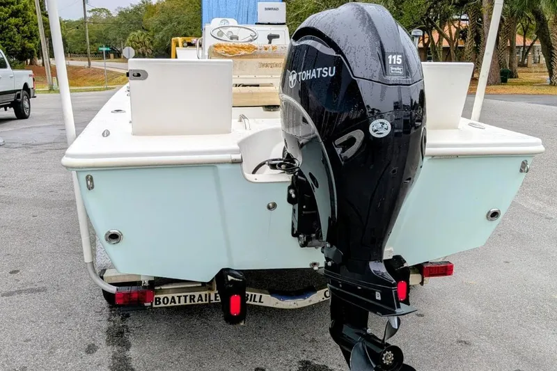 Slide: The Image of 2004 Everglades 180 Center Console boat with Tohatsu 115 outboard motor. - 9
