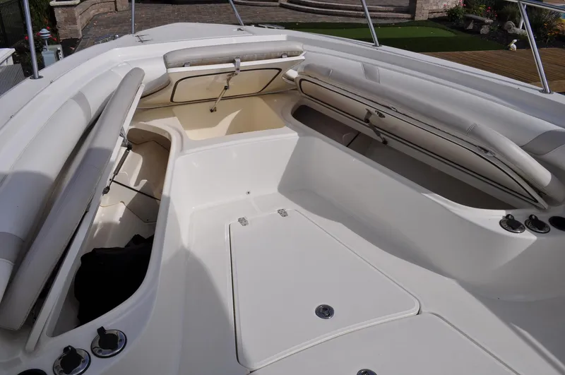 Slide: The Image of Interior of a 2006 Boston Whaler 320 Outrage boat. - 16