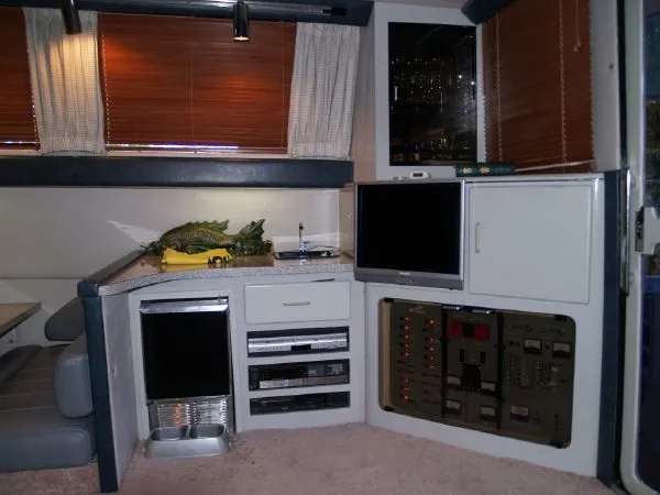 Slide: The Image of Sea Ray 460 Convertible 1987 - 8