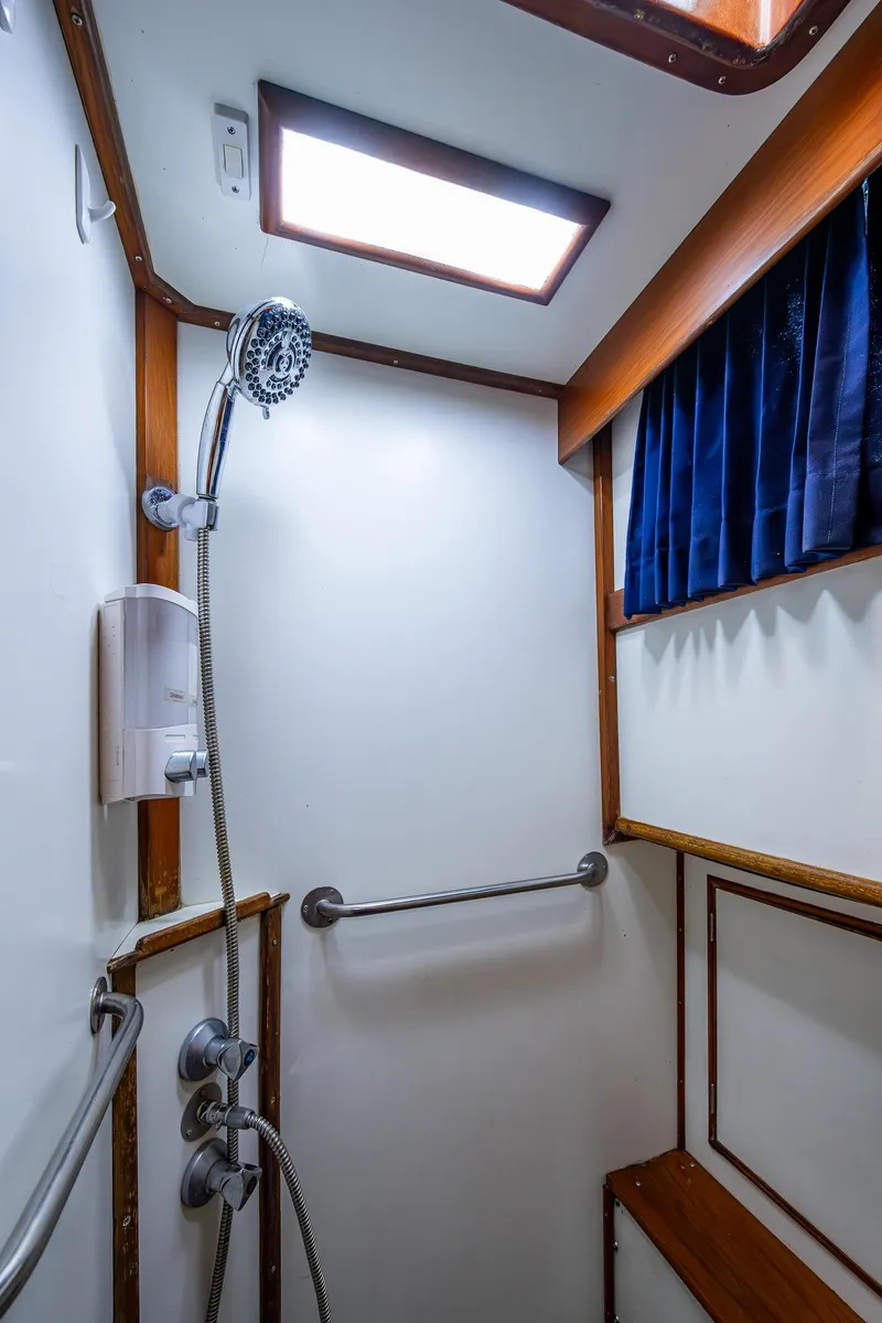 Slide: The Image of Grand Banks 46 Classic 1990 - 50