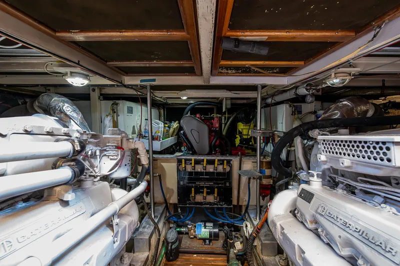 Slide: The Image of Grand Banks 46 Classic 1990 - 59