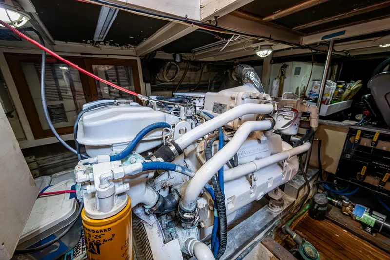 Slide: The Image of Grand Banks 46 Classic 1990 - 64