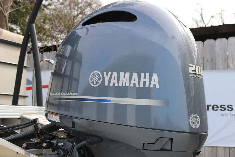 Slide: The Image of Yamaha 200 horsepower four-stroke outboard motor on 2023 Veranda VR22RC boat. - 4
