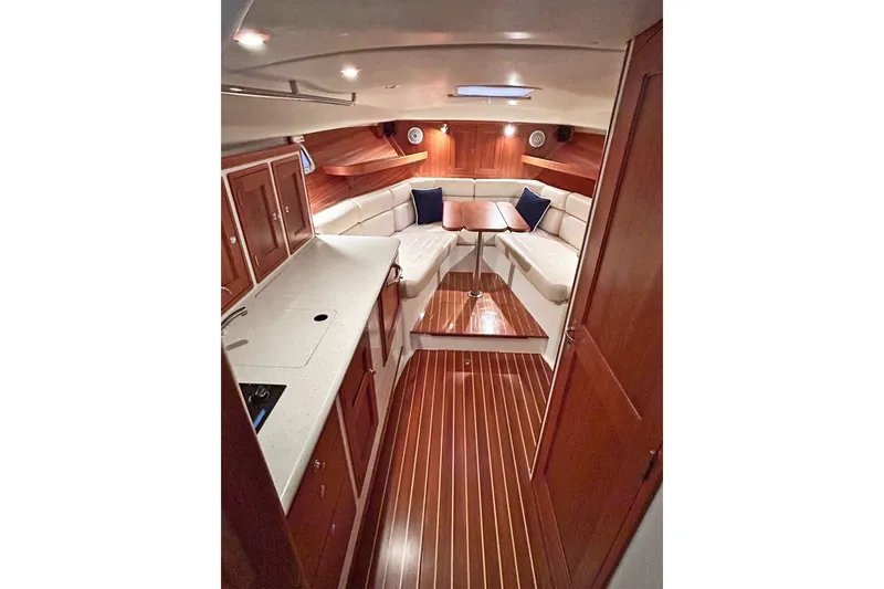 Slide: The Image of BONNE FETE, 2007 MJM 34z Hard Top Express - 12