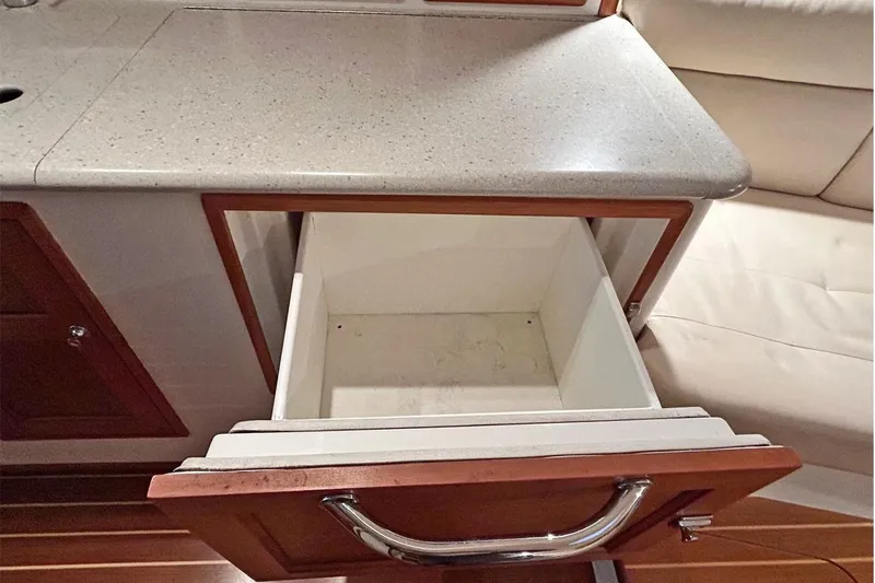 Slide: The Image of BONNE FETE, 2007 MJM 34z Hard Top Express - 20