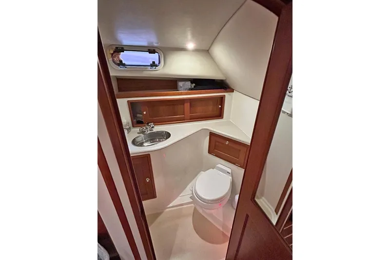 Slide: The Image of BONNE FETE, 2007 MJM 34z Hard Top Express - 21