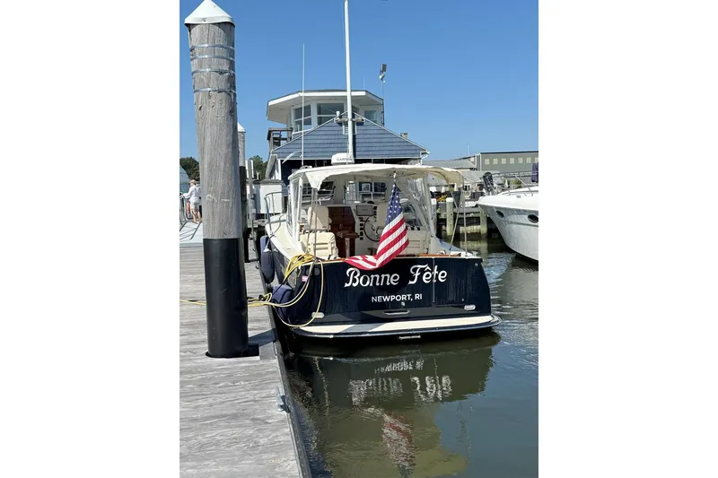 Slide: The Image of BONNE FETE, 2007 MJM 34z Hard Top Express - 4