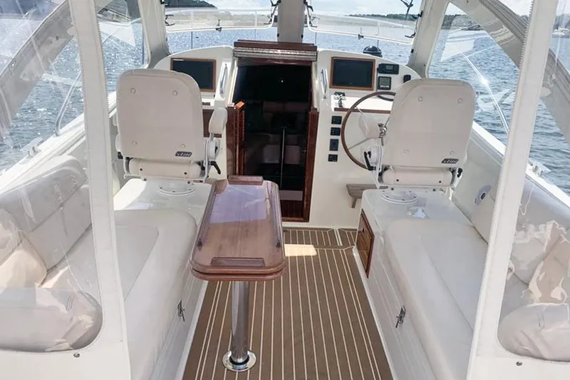 Slide: The Image of BONNE FETE, 2007 MJM 34z Hard Top Express - 8