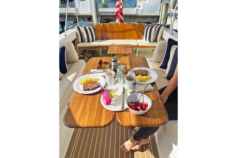 Slide: The Image of BONNE FETE, 2007 MJM 34z Hard Top Express - 9