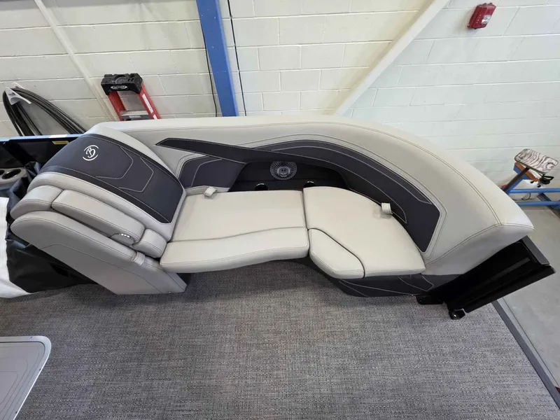 Slide: The Image of Barletta Cabrio 22QC 2026 - 11