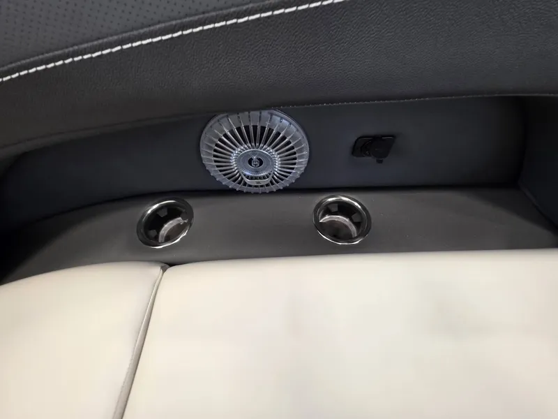 Slide: The Image of Barletta Cabrio 22QC 2026 - 12