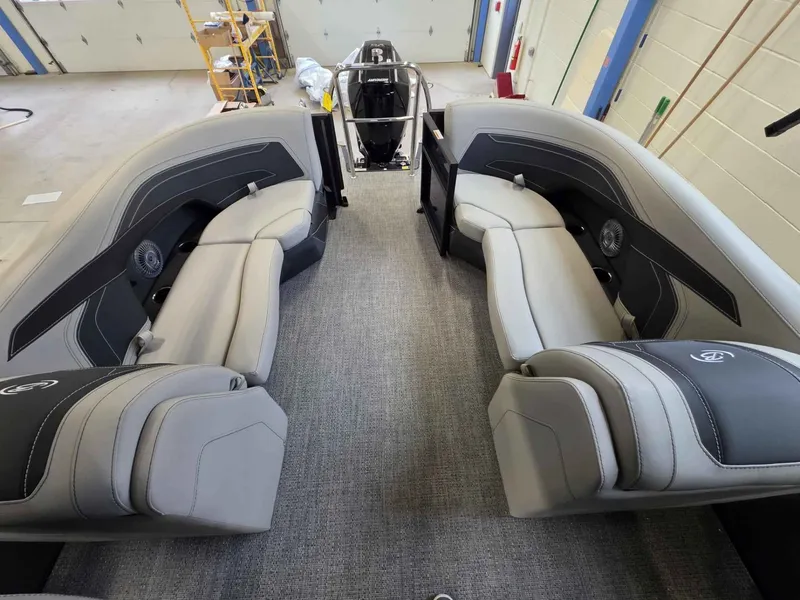 Slide: The Image of Barletta Cabrio 22QC 2026 - 13