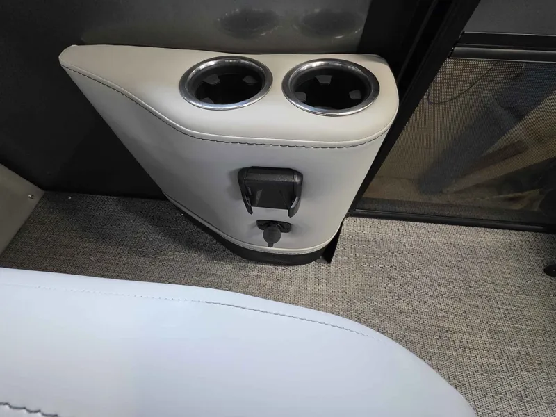 Slide: The Image of Barletta Cabrio 22QC 2026 - 17