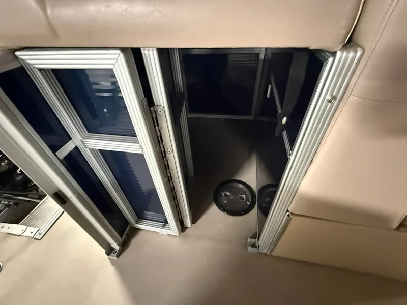 Slide: The Image of Crest 230 CREST II 2014 - 12