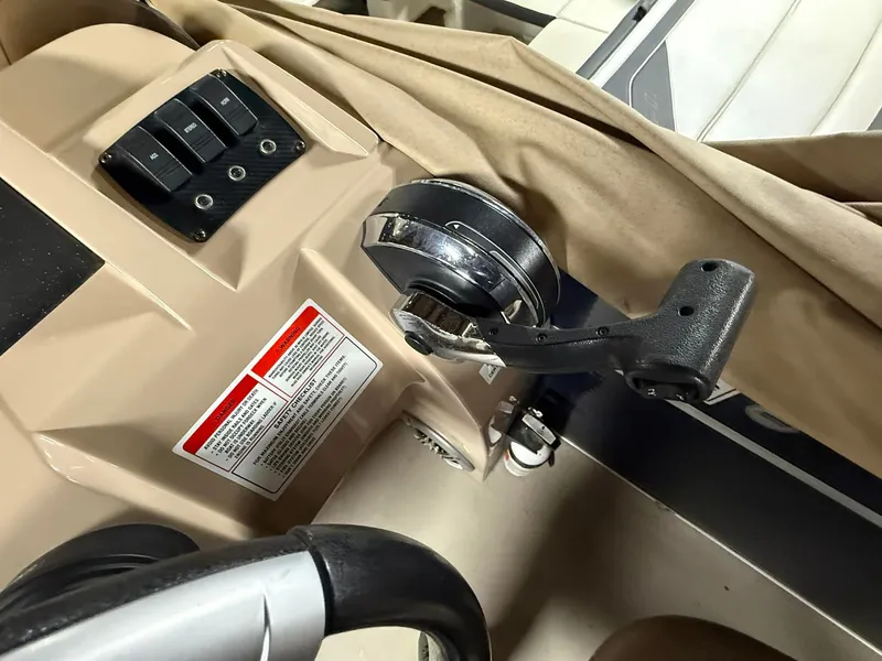 Slide: The Image of Crest 230 CREST II 2014 - 17