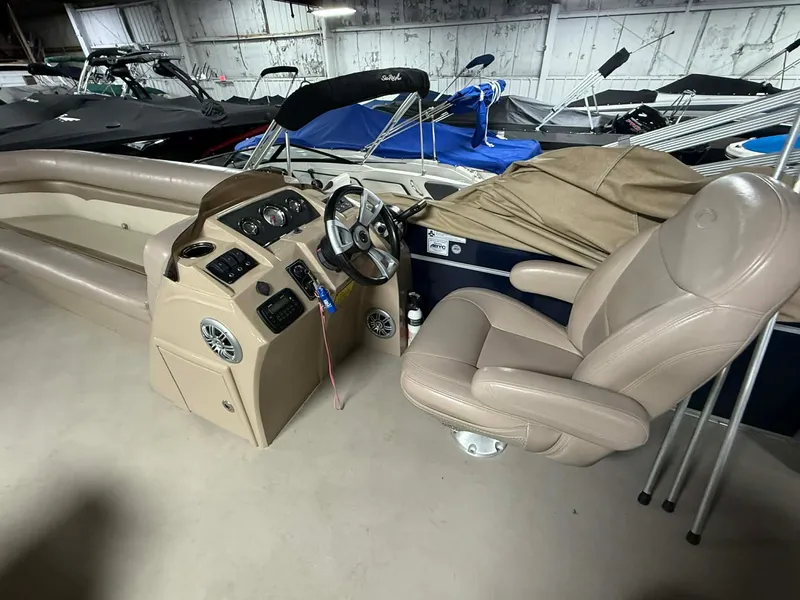 Slide: The Image of Crest 230 CREST II 2014 - 22