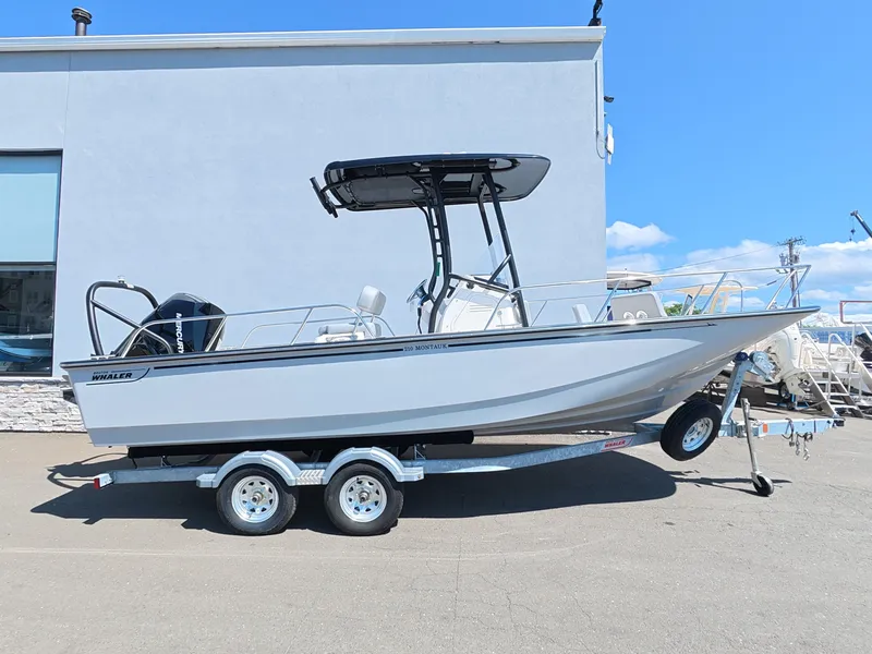 Slide: The Image of Boston Whaler 210 Montauk 2026 - 1