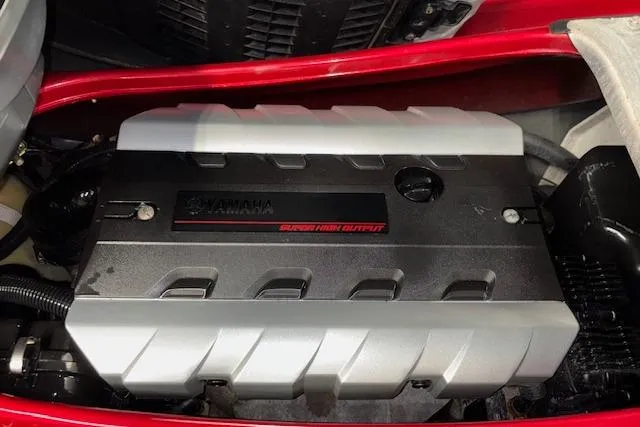 Slide: The Image of 2009 Yamaha WaveRunner FX Cruiser SHO engine, high-performance supercharged output. - 18