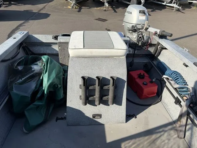 Slide: The Image of Alumaweld Stryker 20' 2004 - 10