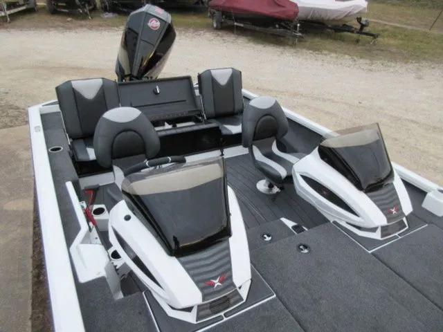 The Image of Vexus Avx1985s / Mercury 200 Proxs / Mercury 7Yr Warrant 2026 - 1