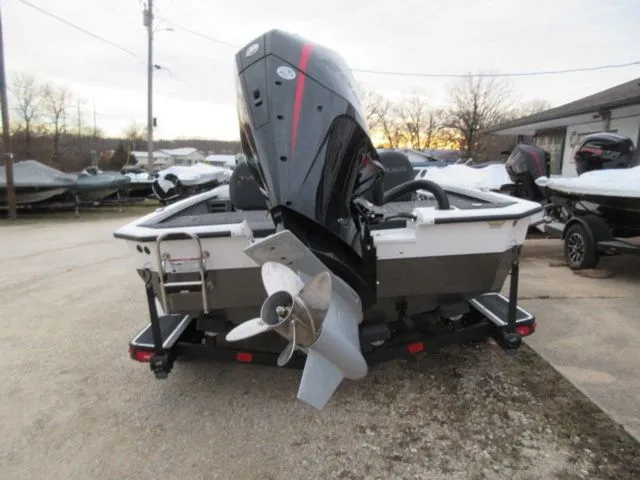 Slide: The Image of Vexus Avx1985s / Mercury 200 Proxs / Mercury 7Yr Warrant 2026 - 11