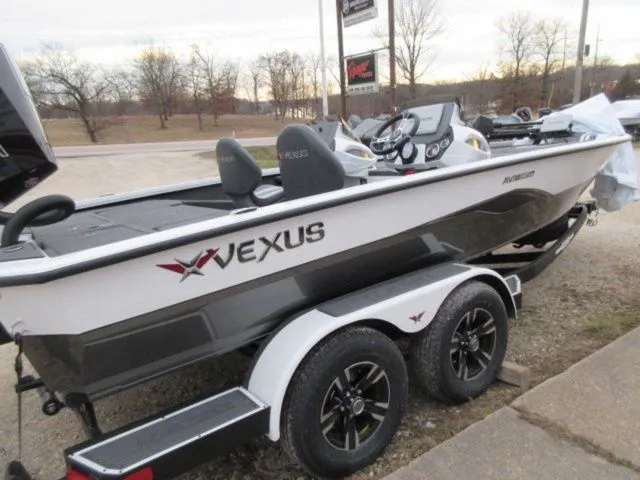 Slide: The Image of Vexus Avx1985s / Mercury 200 Proxs / Mercury 7Yr Warrant 2026 - 13