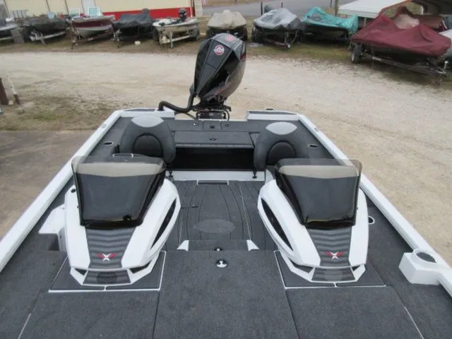 Slide: The Image of Vexus Avx1985s / Mercury 200 Proxs / Mercury 7Yr Warrant 2026 - 16