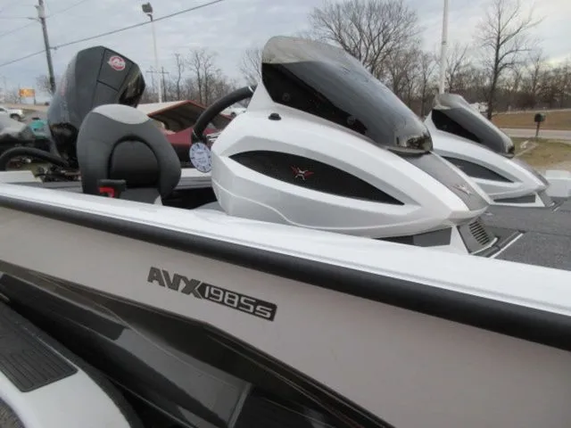 Slide: The Image of Vexus Avx1985s / Mercury 200 Proxs / Mercury 7Yr Warrant 2026 - 5