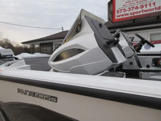 Slide: The Image of Vexus Avx1985s / Mercury 200 Proxs / Mercury 7Yr Warrant 2026 - 8