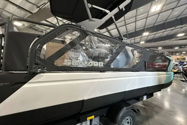 Slide: The Image of Sea-Doo 2026 model KIT SWT CRUISE 21 300 in a showroom. - 20