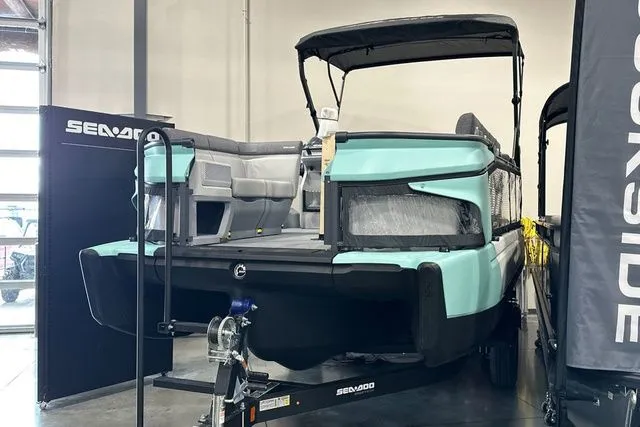 Slide: The Image of 2026 Sea-Doo KIT SWT CRUISE 21 300 GN AUD4 in a showroom. - 4