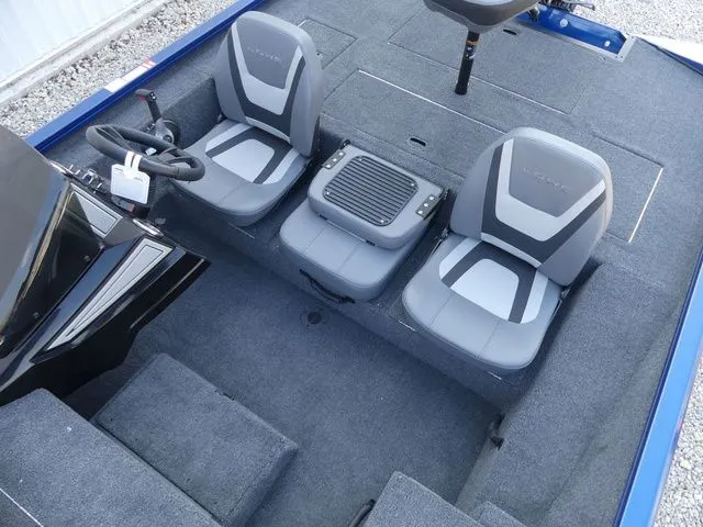 Slide: The Image of Lowe Stinger 175C 2026 - 17