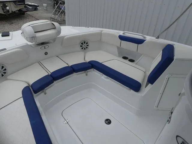 Slide: The Image of Tahoe 2150 CC 2020 - 16