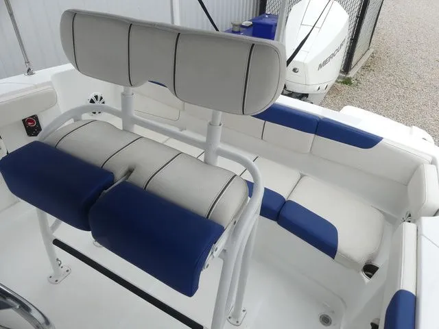 Slide: The Image of Tahoe 2150 CC 2020 - 24