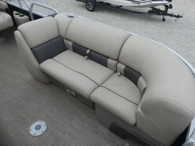 Slide: The Image of Sun Tracker Party Barge 22 DLX 2022 - 12