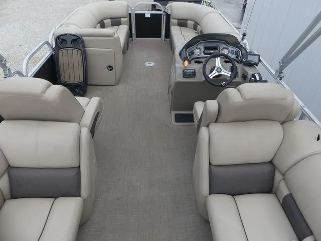 Slide: The Image of Sun Tracker Party Barge 22 DLX 2022 - 19